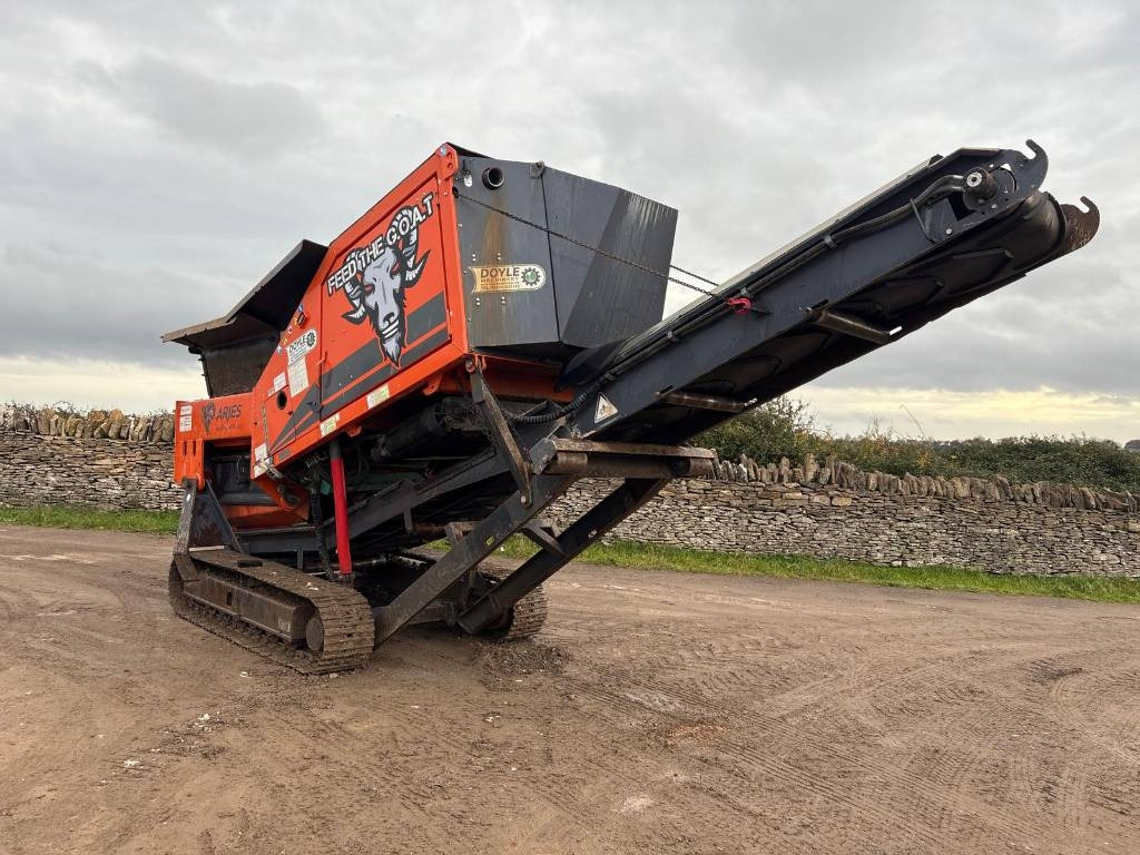 Arjes 250 Evo - Drupinātājs: foto 1 Arjes 250 Evo - Drupinātājs: foto 1