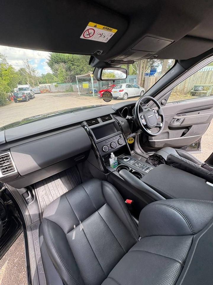 SUV Land Rover Discovery: foto 17