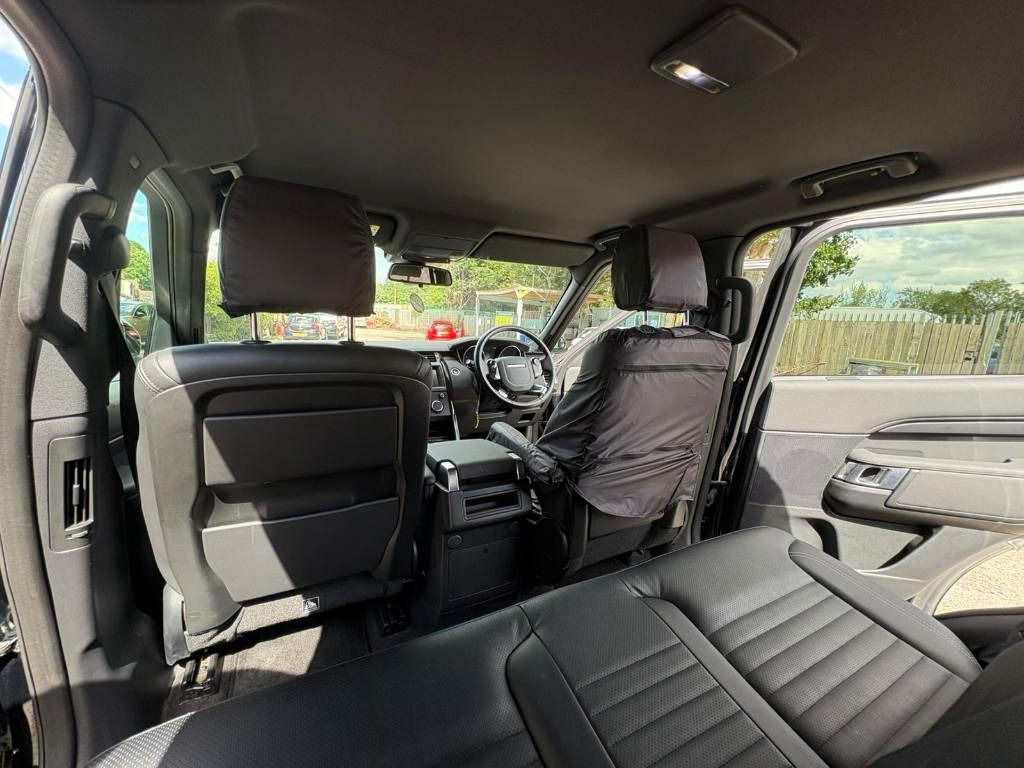 SUV Land Rover Discovery: foto 16