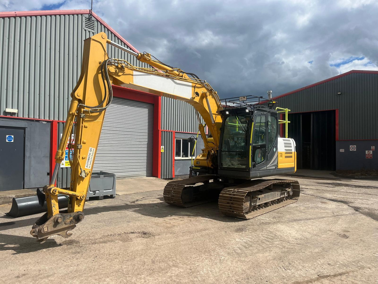 Kobelco SK130LC-11 - Kāpurķēžu ekskavators: foto 1 Kobelco SK130LC-11 - Kāpurķēžu ekskavators: foto 1