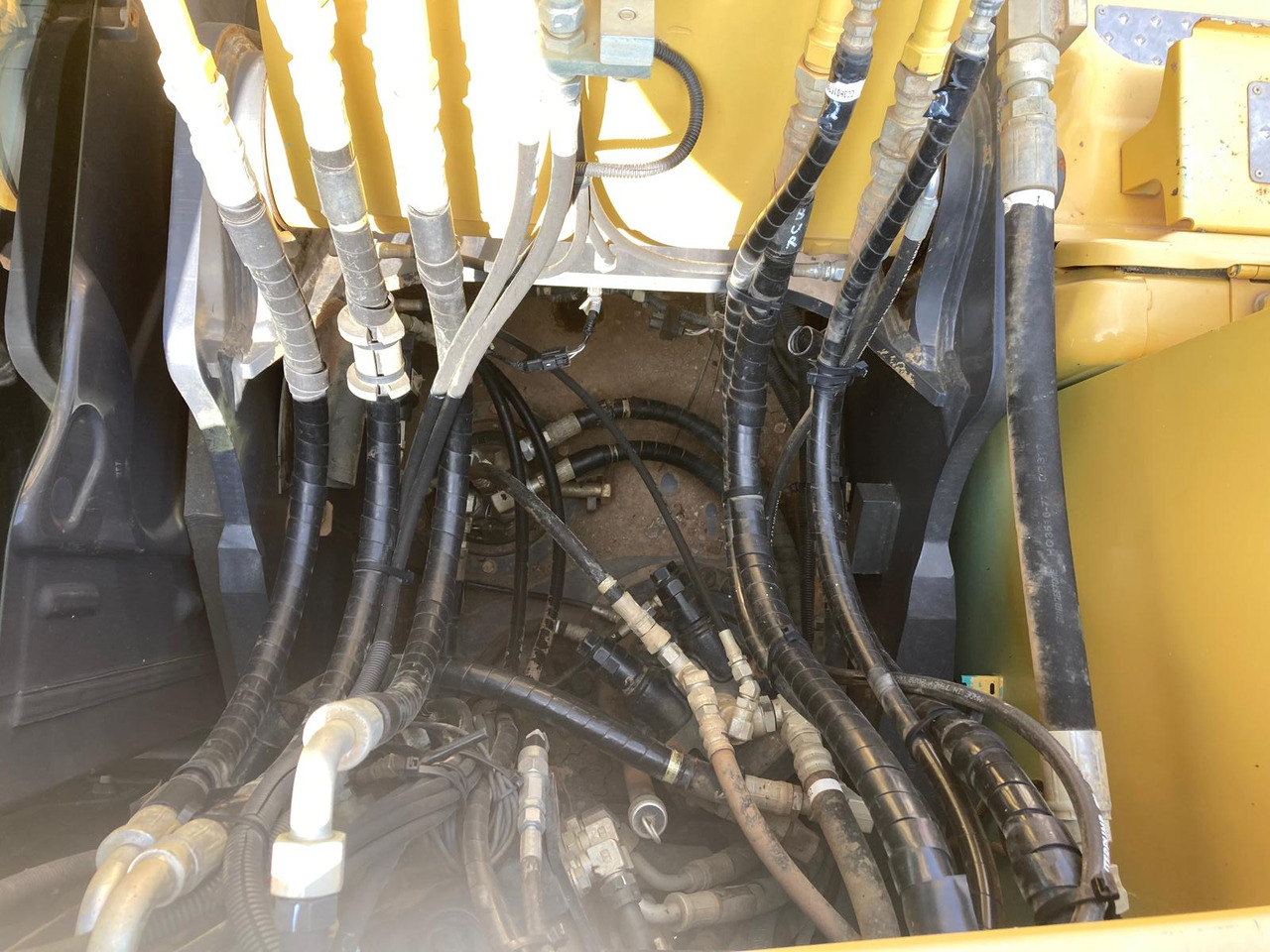 Kāpurķēžu ekskavators Kobelco SK130LC-11: foto 19