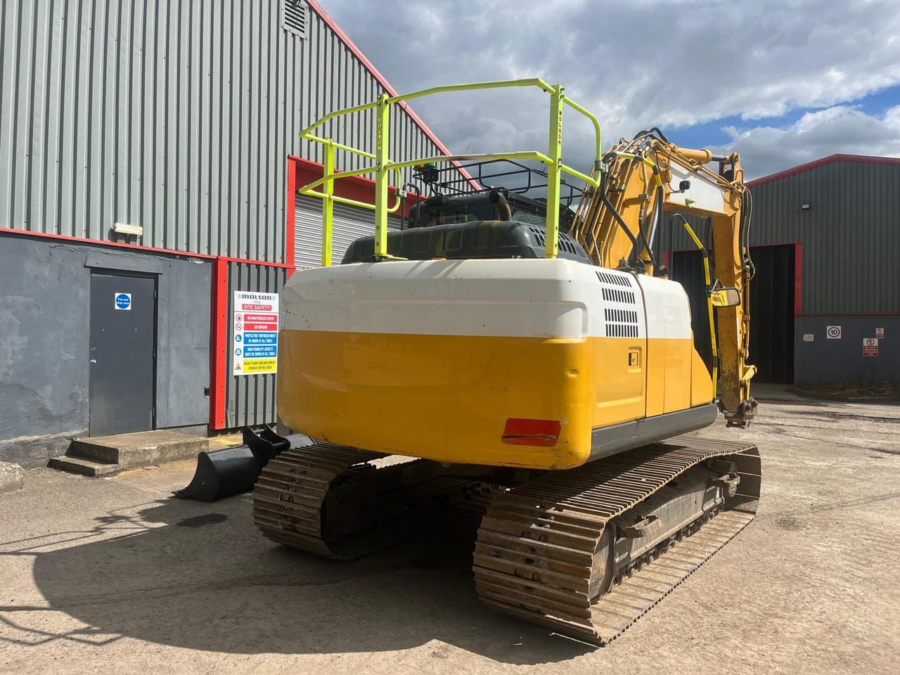 Kobelco SK130LC-11 - Kāpurķēžu ekskavators: foto 5 Kobelco SK130LC-11 - Kāpurķēžu ekskavators: foto 5