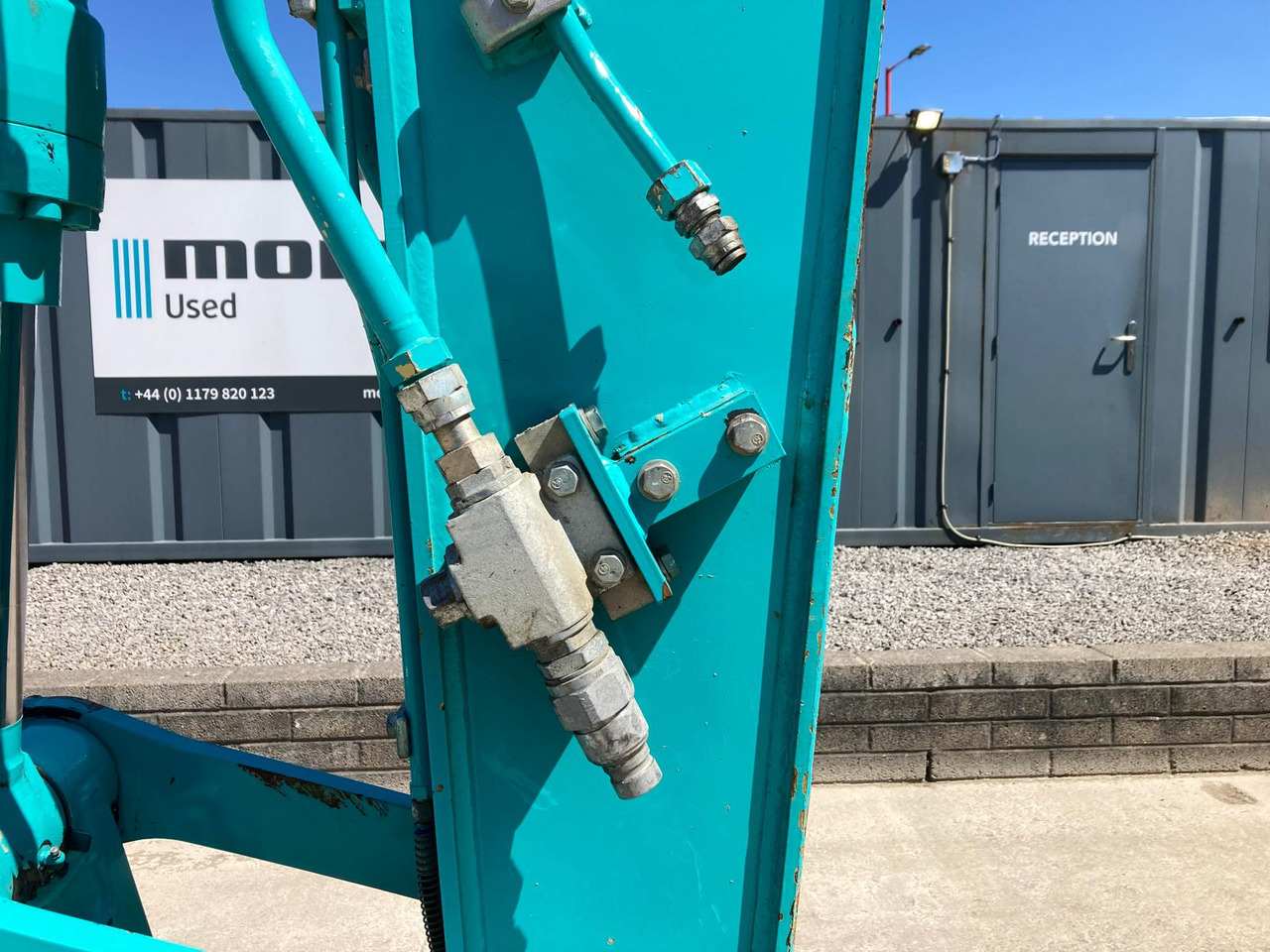 Kāpurķēžu ekskavators Kobelco SK140SRLC-7: foto 12