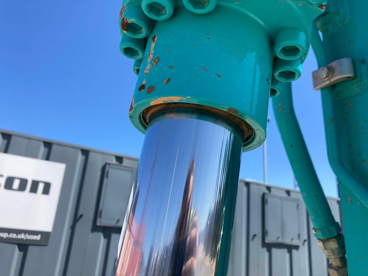 Kāpurķēžu ekskavators Kobelco SK140SRLC-7: foto 14