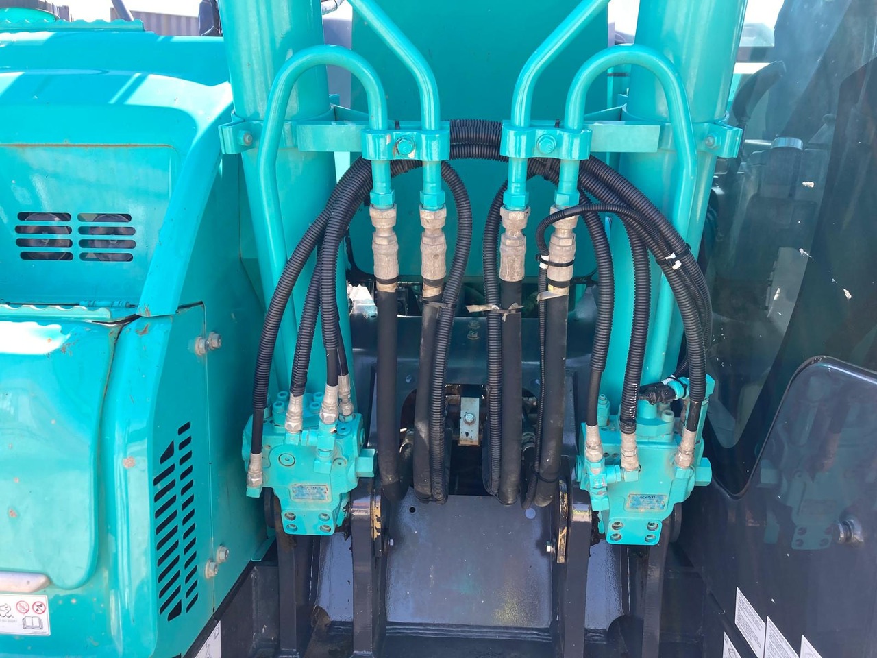 Kāpurķēžu ekskavators Kobelco SK140SRLC-7: foto 20