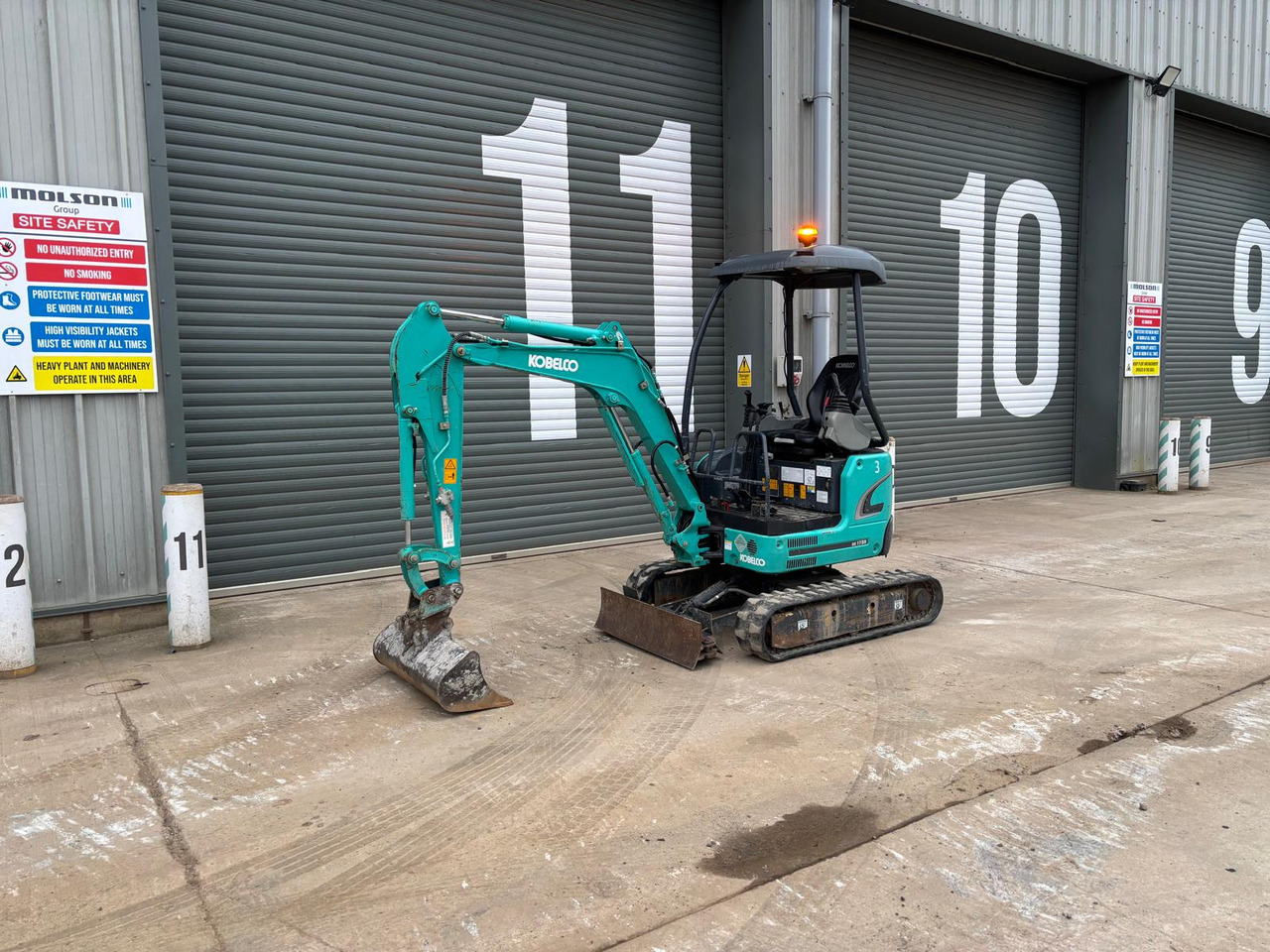Kobelco SK17SR-3E - Mini-ekskavators: foto 1 Kobelco SK17SR-3E - Mini-ekskavators: foto 1