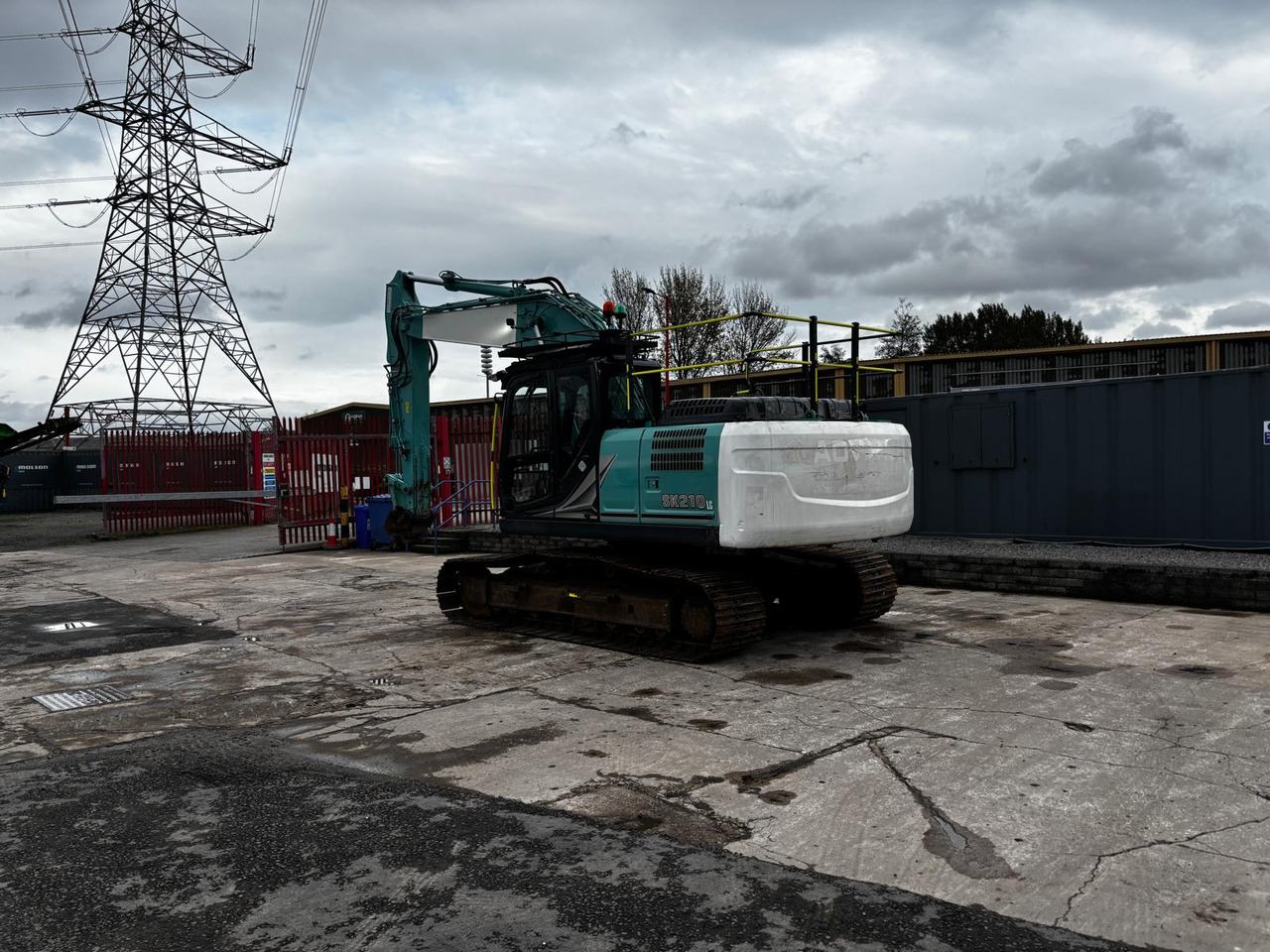 Kobelco SK210LC-11 - Kāpurķēžu ekskavators: foto 3 Kobelco SK210LC-11 - Kāpurķēžu ekskavators: foto 3