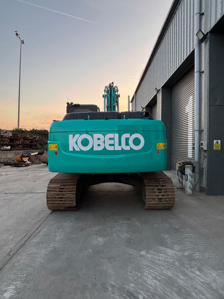 Kobelco SK210LC-11 - Kāpurķēžu ekskavators: foto 4 Kobelco SK210LC-11 - Kāpurķēžu ekskavators: foto 4