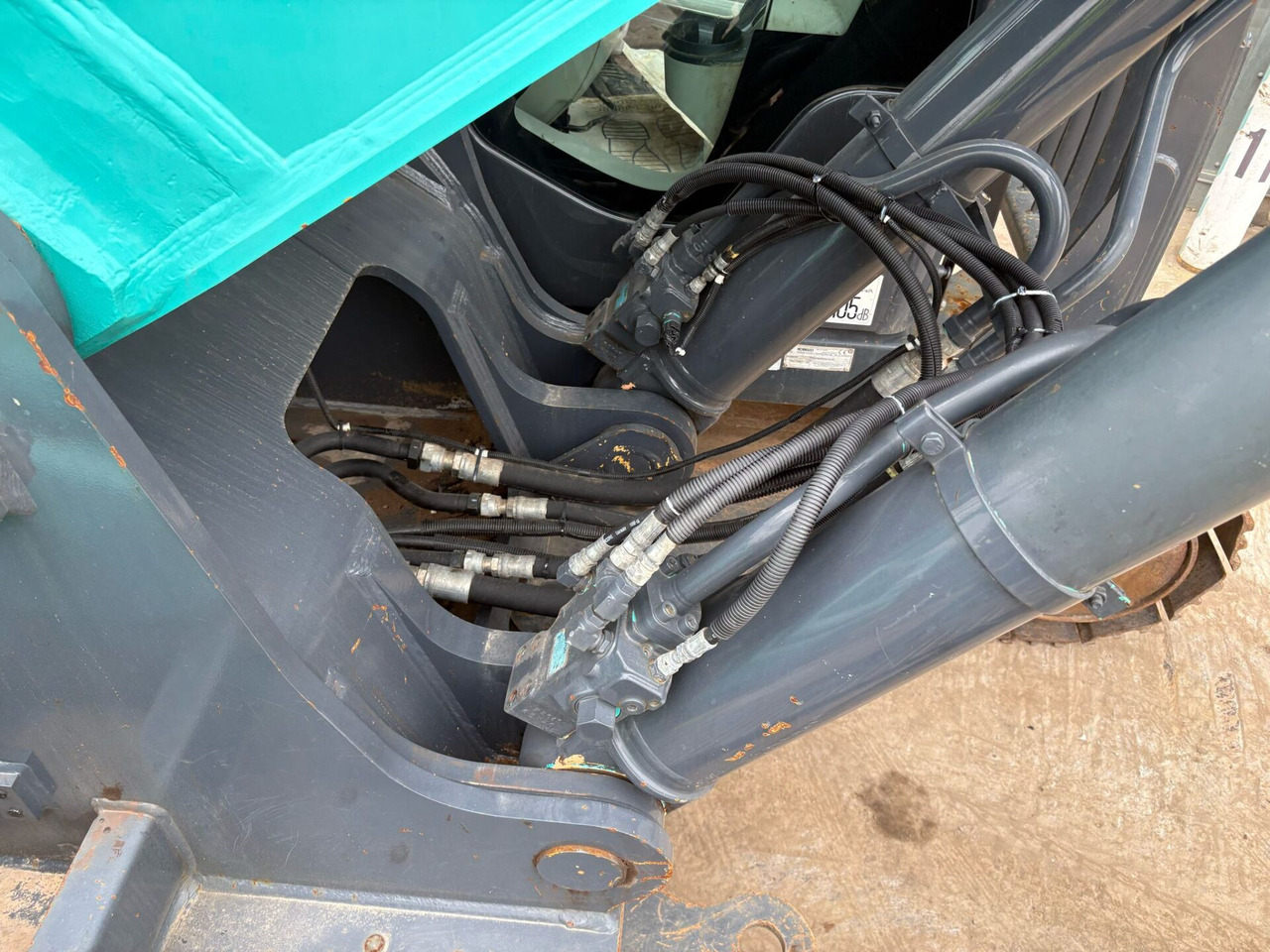 Kāpurķēžu ekskavators Kobelco SK300LC-10E: foto 13