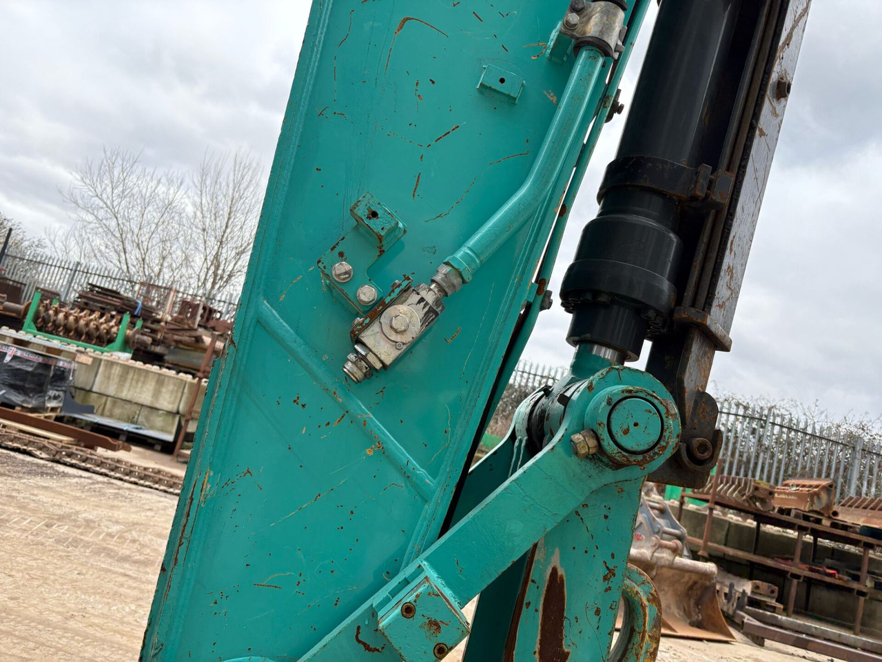 Kāpurķēžu ekskavators Kobelco SK300LC-10E: foto 9