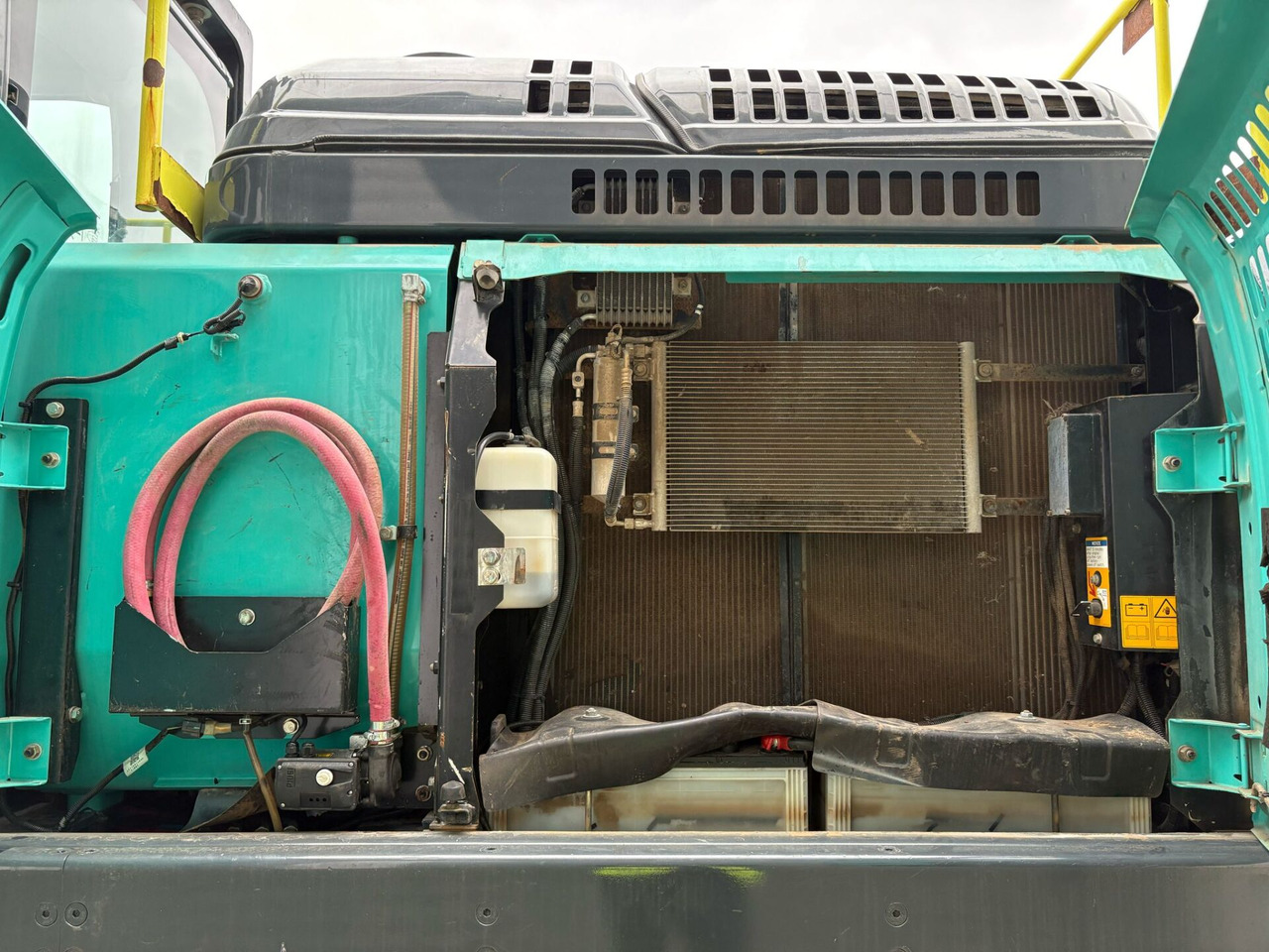 Kāpurķēžu ekskavators Kobelco SK300LC-10E: foto 20