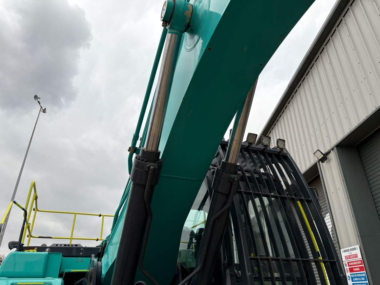 Kāpurķēžu ekskavators Kobelco SK300LC-10E: foto 17