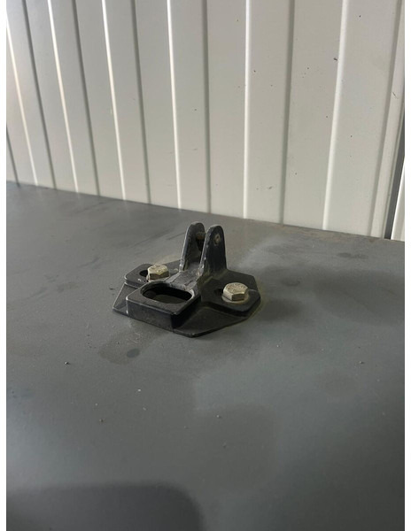 Liebherr A904C Li / A900C Li / A900C ZW / R904 / A900C Li / A900C / R900C Li / R904C - Motora pārsegs: foto 3 Liebherr A904C Li / A900C Li / A900C ZW / R904 / A900C Li / A900C / R900C Li / R904C - Motora pārsegs: foto 3