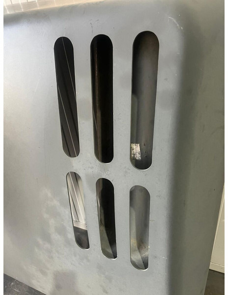 Liebherr A904C Li / A900C Li / A900C ZW / R904 / A900C Li / A900C / R900C Li / R904C - Motora pārsegs: foto 2 Liebherr A904C Li / A900C Li / A900C ZW / R904 / A900C Li / A900C / R900C Li / R904C - Motora pārsegs: foto 2