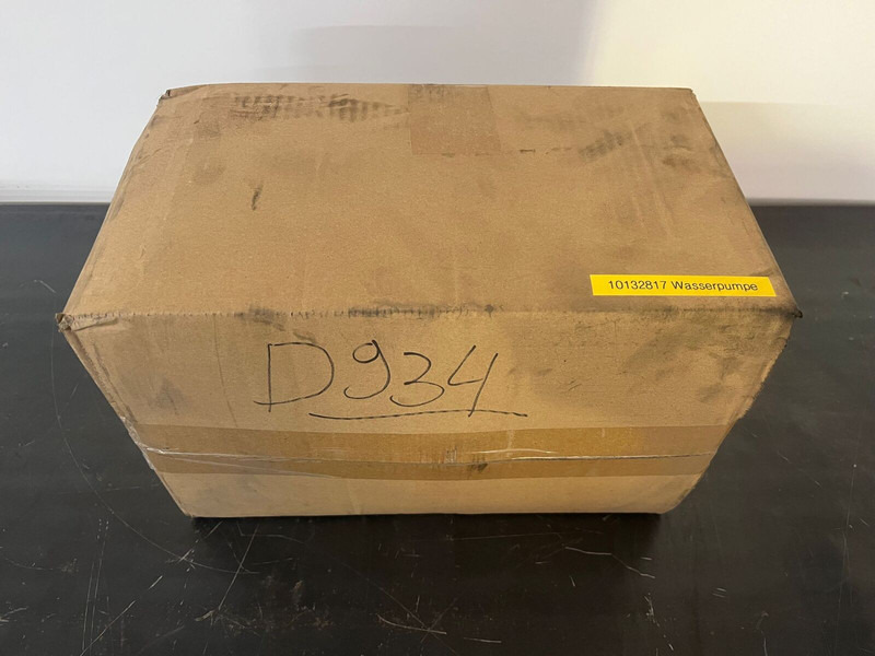 Liebherr P944 / R954 / R944 / R954 / L556-454 / L566-460 - Dzesēšanas šķidruma sūknis: foto 4 Liebherr P944 / R954 / R944 / R954 / L556-454 / L566-460 - Dzesēšanas šķidruma sūknis: foto 4