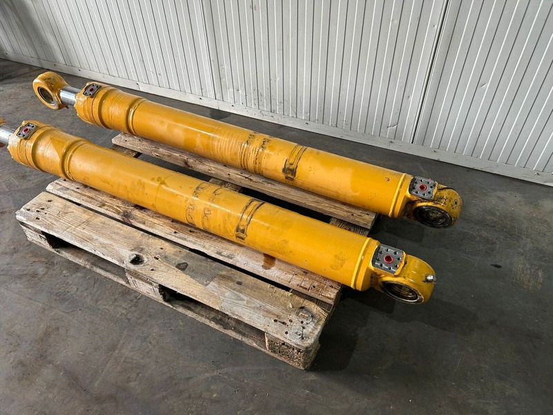 Liebherr R914B / A904C Li / LH24 M / LH26 M / A914 Li / A914B Li / R914 / R904C / LH26 EC - Hidrauliskais cilindrs: foto 3 Liebherr R914B / A904C Li / LH24 M / LH26 M / A914 Li / A914B Li / R914 / R904C / LH26 EC - Hidrauliskais cilindrs: foto 3