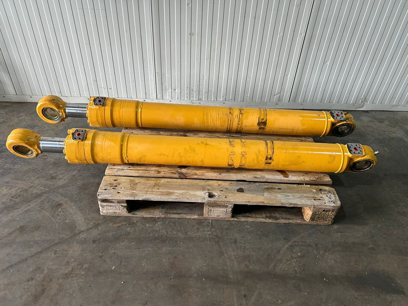 Liebherr R914B / A904C Li / LH24 M / LH26 M / A914 Li / A914B Li / R914 / R904C / LH26 EC - Hidrauliskais cilindrs: foto 1 Liebherr R914B / A904C Li / LH24 M / LH26 M / A914 Li / A914B Li / R914 / R904C / LH26 EC - Hidrauliskais cilindrs: foto 1