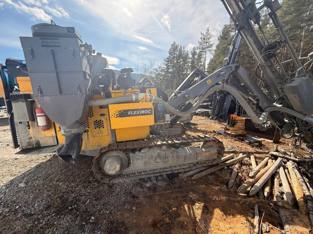 Atlas Copco FLEXIROC T30 R-03 - Urbšanas mašīna: foto 1 Atlas Copco FLEXIROC T30 R-03 - Urbšanas mašīna: foto 1
