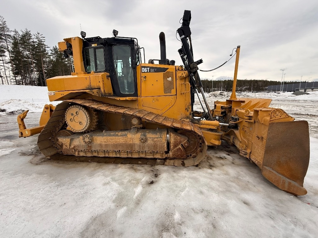 CAT D 6 T LGP - Buldozers: foto 2 CAT D 6 T LGP - Buldozers: foto 2