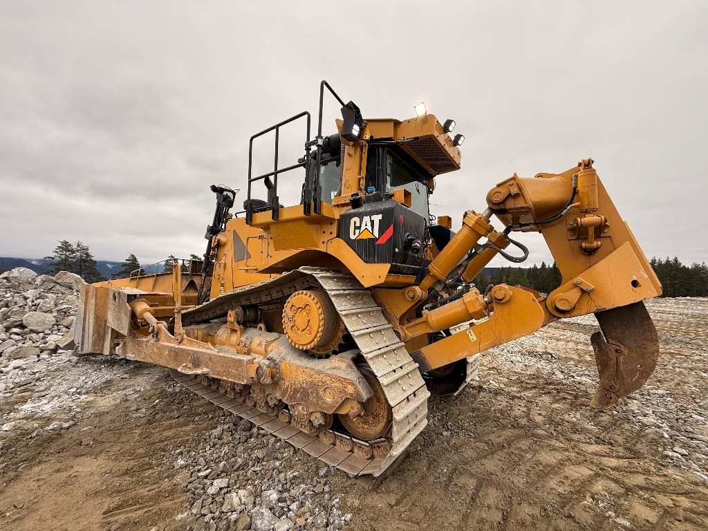 CAT D 8 T - Buldozers: foto 1 CAT D 8 T - Buldozers: foto 1