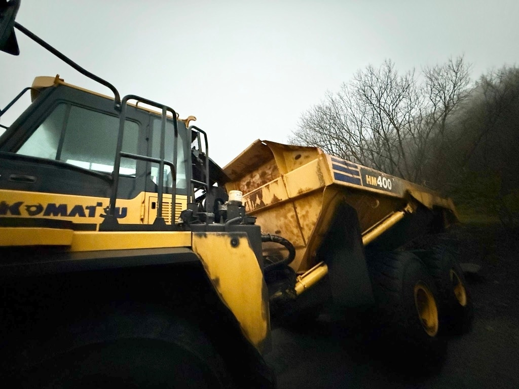 Komatsu HM 400-5 - Artikulētias pašizgāzējs: foto 4 Komatsu HM 400-5 - Artikulētias pašizgāzējs: foto 4