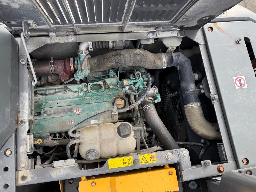 Kāpurķēžu ekskavators Volvo ECR 235 E: foto 24