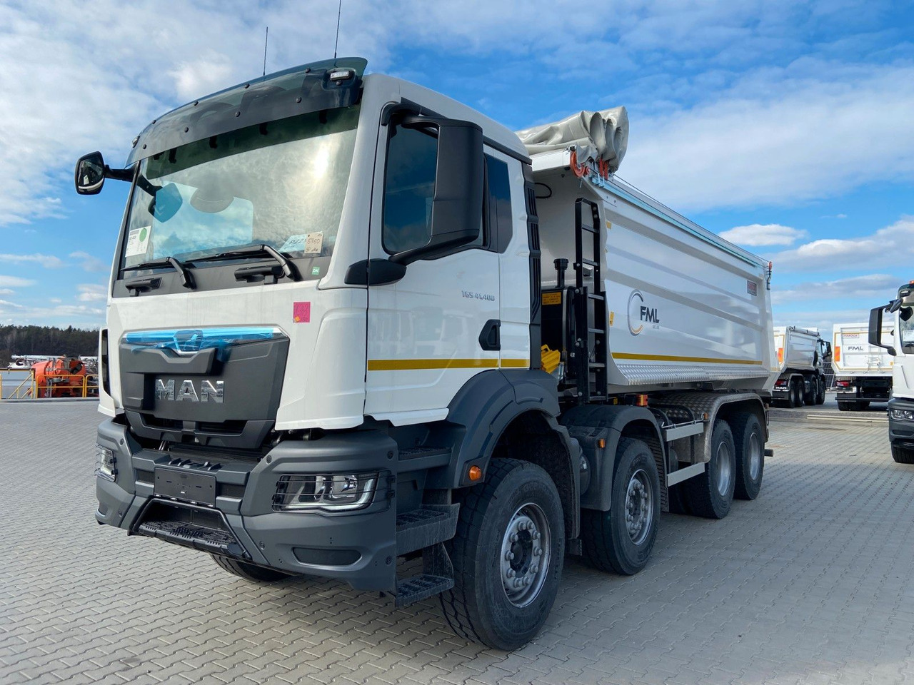 MAN TGS 41.400 8x4 EURO2 AUTOMAT TIPPER CR. SYSTEM - Kravas automašīna pašizgāzējs: foto 2 MAN TGS 41.400 8x4 EURO2 AUTOMAT TIPPER CR. SYSTEM - Kravas automašīna pašizgāzējs: foto 2