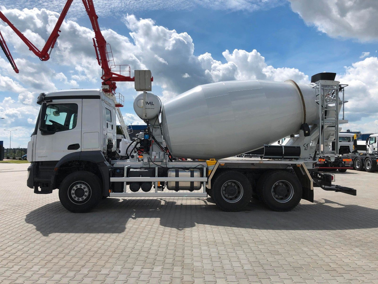Mercedes-Benz AROCS 3340 FML 8M3 - Betonvedējs: foto 3 Mercedes-Benz AROCS 3340 FML 8M3 - Betonvedējs: foto 3