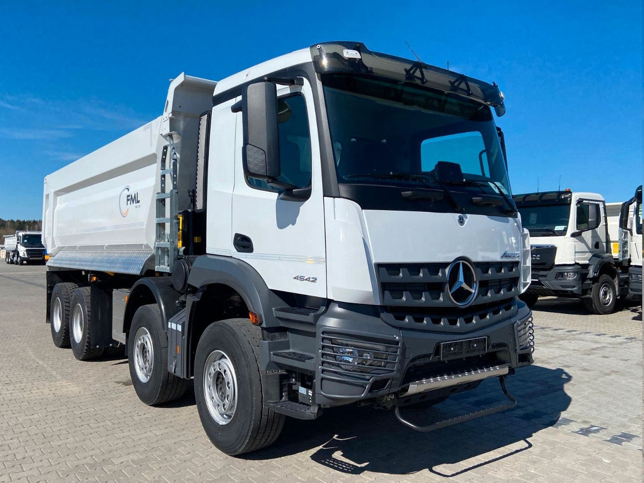 Mercedes-Benz Arocs 4542 8x4 AUTOMAT EURO 3 FML KIPPER - Kravas automašīna pašizgāzējs: foto 1 Mercedes-Benz Arocs 4542 8x4 AUTOMAT EURO 3 FML KIPPER - Kravas automašīna pašizgāzējs: foto 1