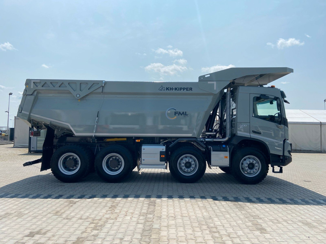 Volvo FMX 500 8x4 FML MINE KIPPER 23M3 - Kravas automašīna pašizgāzējs: foto 3 Volvo FMX 500 8x4 FML MINE KIPPER 23M3 - Kravas automašīna pašizgāzējs: foto 3