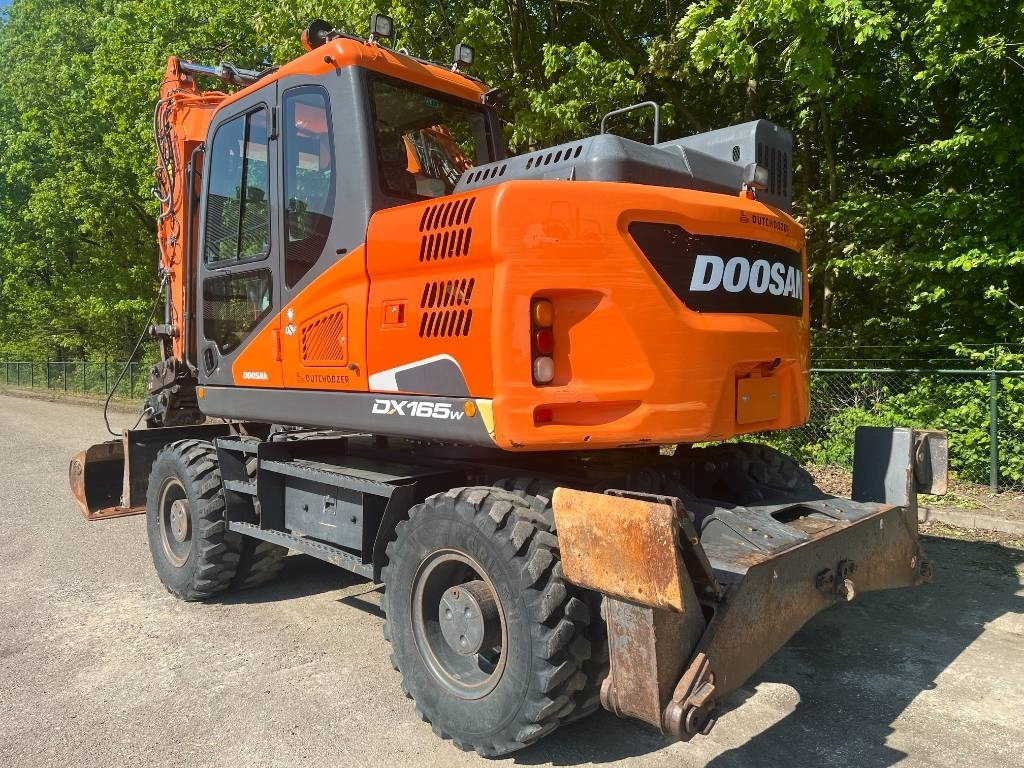 Doosan DX 165 W-5 - Riteņu ekskavators: foto 3 Doosan DX 165 W-5 - Riteņu ekskavators: foto 3