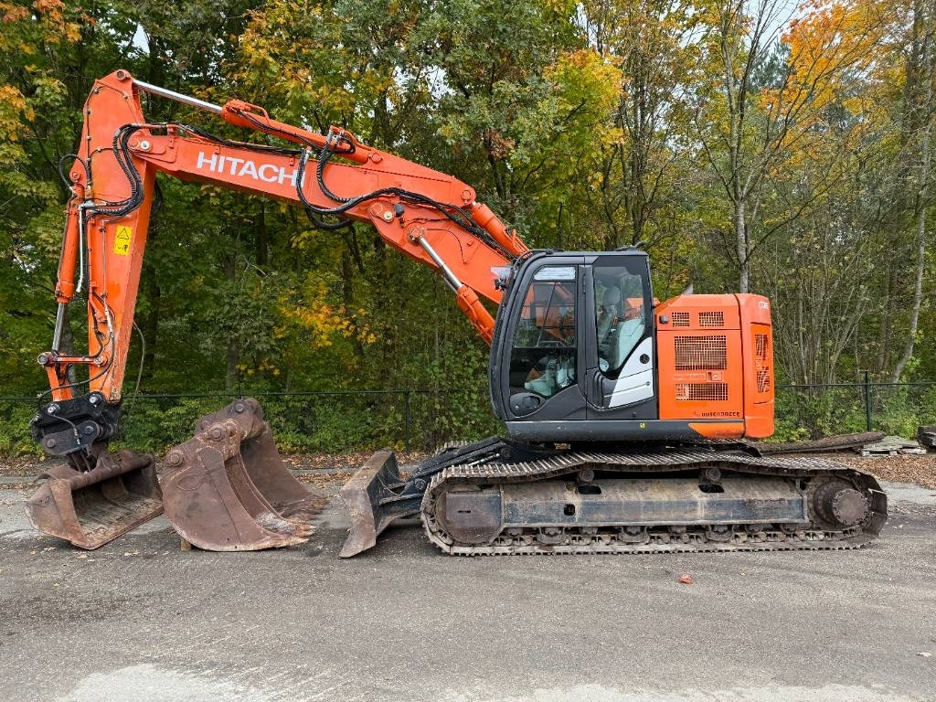 Hitachi ZX 225 US LC-6  - Kāpurķēžu ekskavators: foto 2 Hitachi ZX 225 US LC-6  - Kāpurķēžu ekskavators: foto 2