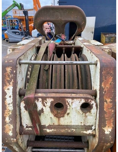 Terex Demag 160t hook block 5-sheave CC2800 / TC2800 - Celtnis-manipulators - Celtniecības tehnika: foto 2 Terex Demag 160t hook block 5-sheave CC2800 / TC2800 - Celtnis-manipulators - Celtniecības tehnika: foto 2