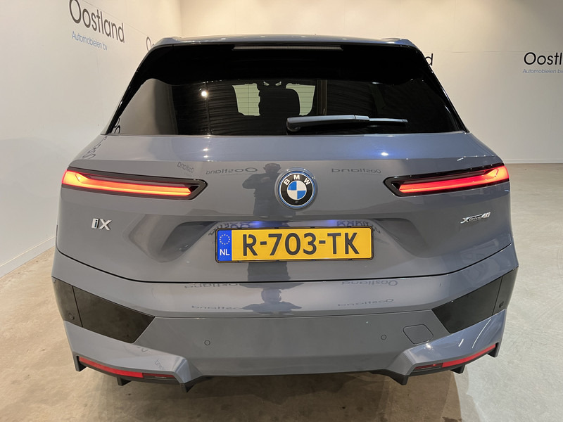 SUV BMW iX xDrive40 High Executive 77 kWh / Luchtvering / Pano / Harman Kardon / Trekhaak / Sportpakket / 27.750 KM !!: foto 6