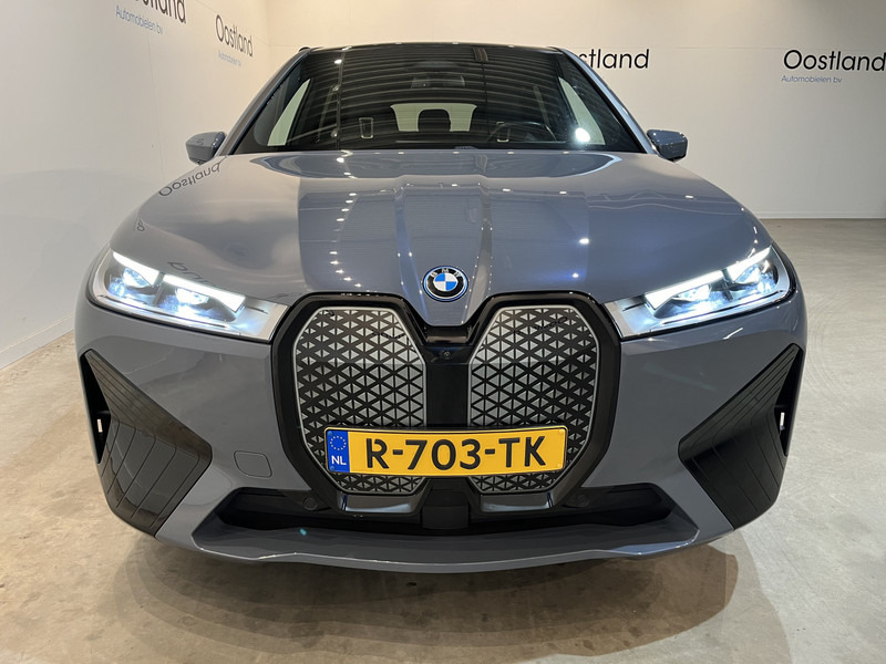 BMW iX xDrive40 High Executive 77 kWh / Luchtvering / Pano / Harman Kardon / Trekhaak / Sportpakket / 27.750 KM !! - SUV: foto 5 BMW iX xDrive40 High Executive 77 kWh / Luchtvering / Pano / Harman Kardon / Trekhaak / Sportpakket / 27.750 KM !! - SUV: foto 5