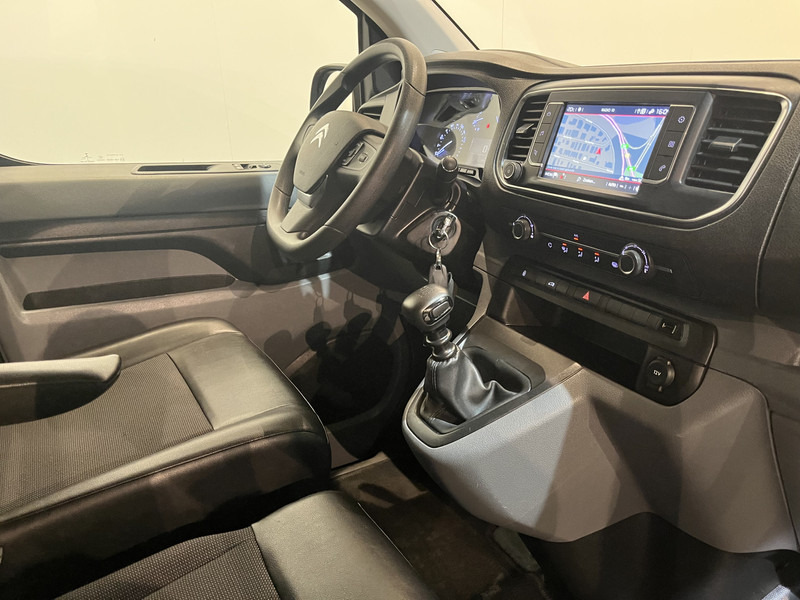 Citroën Jumpy 2.0 BlueHDI L2 120 PK / Euro 6 / Airco / Cruise Control / CarPlay / PDC / Navigatie / 3-Zits - Mazs furgons: foto 3 Citroën Jumpy 2.0 BlueHDI L2 120 PK / Euro 6 / Airco / Cruise Control / CarPlay / PDC / Navigatie / 3-Zits - Mazs furgons: foto 3