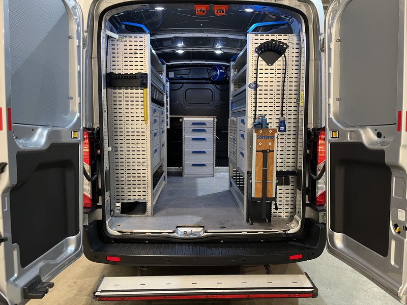 Ford Transit 350 2.0 TDCI L2H2 Trend 130 PK Automaat Servicebus / Sortimo Inrichting / Euro 6 / Airco / Cruise Control / Camera / 3-Zits / 83.500 KM !! - Kravas mikroautobuss: foto 4 Ford Transit 350 2.0 TDCI L2H2 Trend 130 PK Automaat Servicebus / Sortimo Inrichting / Euro 6 / Airco / Cruise Control / Camera / 3-Zits / 83.500 KM !! - Kravas mikroautobuss: foto 4