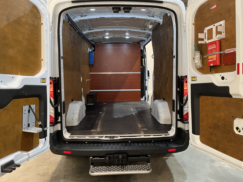 Ford Transit 350 2.0 TDCI L3H2 Trend 130 PK / Euro 6 / 220V / Airco / Cruise Control / Trekhaak / Camera - Kravas mikroautobuss: foto 5 Ford Transit 350 2.0 TDCI L3H2 Trend 130 PK / Euro 6 / 220V / Airco / Cruise Control / Trekhaak / Camera - Kravas mikroautobuss: foto 5