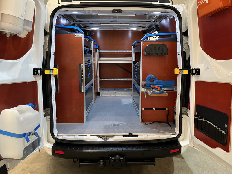 Ford Transit Custom 340 2.0 TDCI L1H1 Trend 130 PK Servicebus / Sortimo Inrichting / Euro 6 / Schuifdeur L + R / 220V. / Airco / Cruise Control / PDC / CarPlay / Trekhaak / Navigatie / - Mazs furgons: foto 5 Ford Transit Custom 340 2.0 TDCI L1H1 Trend 130 PK Servicebus / Sortimo Inrichting / Euro 6 / Schuifdeur L + R / 220V. / Airco / Cruise Control / PDC / CarPlay / Trekhaak / Navigatie / - Mazs furgons: foto 5