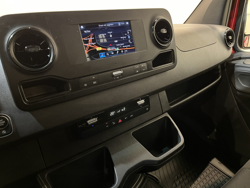Mercedes-Benz Sprinter 317 CDI L2 RWD Automaat Open Laadbak / Euro 6 / Trekhaak 3500 KG / Airco / Cruise Control / CarPlay / Navigatie / 64.150 KM !! / BPM VRIJ !! - Automašīna ar kravas platformu: foto 5 Mercedes-Benz Sprinter 317 CDI L2 RWD Automaat Open Laadbak / Euro 6 / Trekhaak 3500 KG / Airco / Cruise Control / CarPlay / Navigatie / 64.150 KM !! / BPM VRIJ !! - Automašīna ar kravas platformu: foto 5