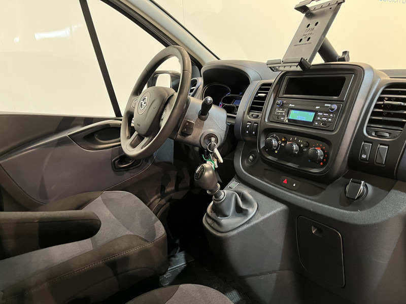 Opel Vivaro 1.6 CDTI L1H1 Servicebus / Inrichting / Euro 6 / Airco / Cruise Control / 3-Zits - Mazs furgons: foto 3 Opel Vivaro 1.6 CDTI L1H1 Servicebus / Inrichting / Euro 6 / Airco / Cruise Control / 3-Zits - Mazs furgons: foto 3