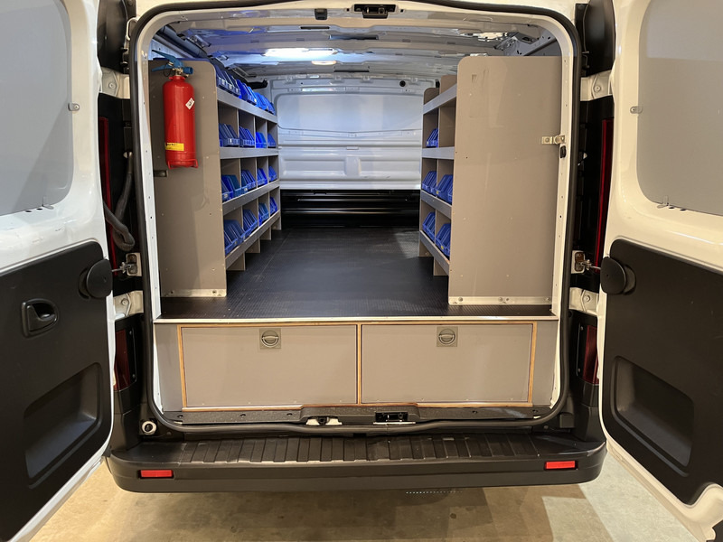 Opel Vivaro 1.6 CDTI L1H1 Servicebus / Inrichting / Euro 6 / Airco / Cruise Control / 3-Zits - Mazs furgons: foto 4 Opel Vivaro 1.6 CDTI L1H1 Servicebus / Inrichting / Euro 6 / Airco / Cruise Control / 3-Zits - Mazs furgons: foto 4