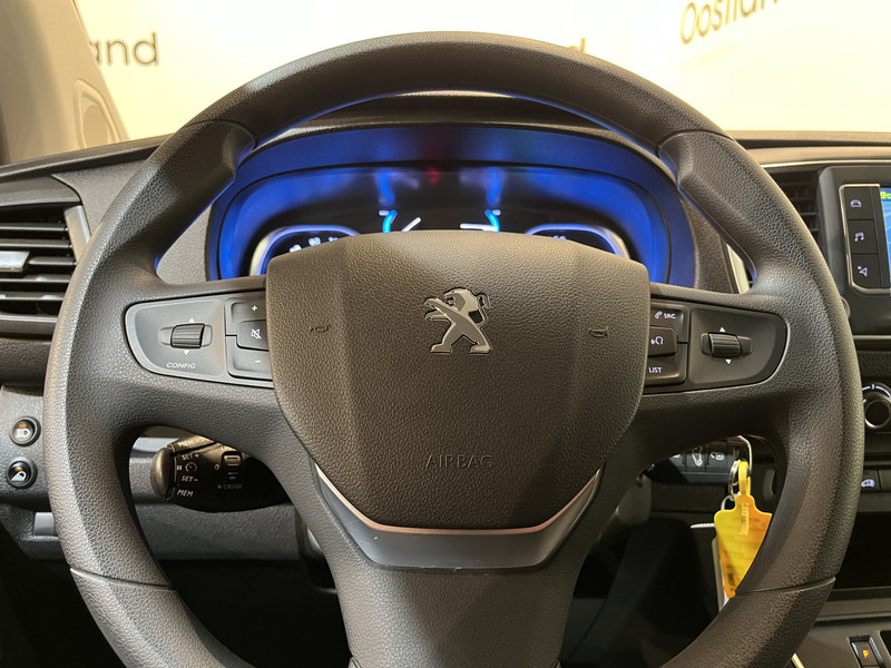 Mazs furgons, Elektriskais furgons Peugeot e-Expert EV L2 75 kWh Servicebus / Inrichting / 100% Elektrisch / Airco / 220V. / Trekhaak / Camera / Cruise Control / Navigatie / CarPlay / 3-Zits / 1.900 KM !!: foto 17