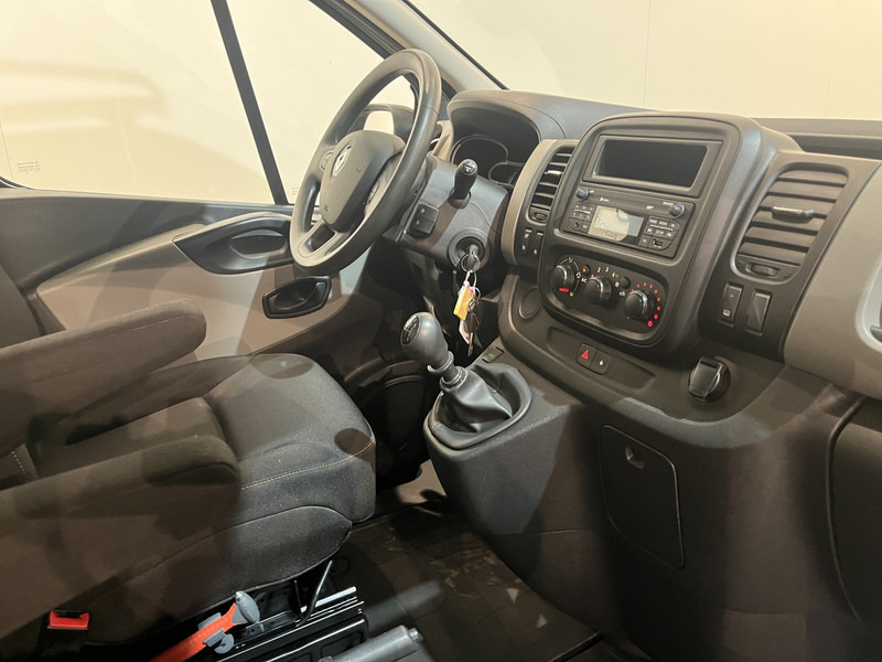Renault Trafic 1.6 dCi L2H2 125 PK Servicebus / Inrichting / Euro 6 / 2X Schuifdeur / Airco / Cruise Control / PDC / Trekhaak / Imperiaal / 96.200 KM !! - Mazs furgons: foto 3 Renault Trafic 1.6 dCi L2H2 125 PK Servicebus / Inrichting / Euro 6 / 2X Schuifdeur / Airco / Cruise Control / PDC / Trekhaak / Imperiaal / 96.200 KM !! - Mazs furgons: foto 3