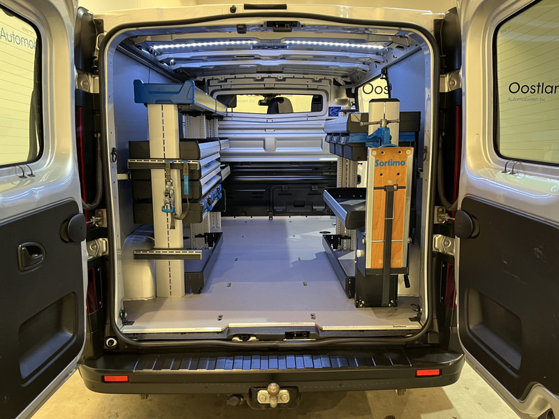 Renault Trafic 2.0 dCi L1H1 170 PK Automaat Servicebus / Sortimo Inrichting / Euro 6 / Airco / Cruise Control / Camera / Trekhaak / 3-Zits / BPM VRIJ !! - Mazs furgons: foto 4 Renault Trafic 2.0 dCi L1H1 170 PK Automaat Servicebus / Sortimo Inrichting / Euro 6 / Airco / Cruise Control / Camera / Trekhaak / 3-Zits / BPM VRIJ !! - Mazs furgons: foto 4