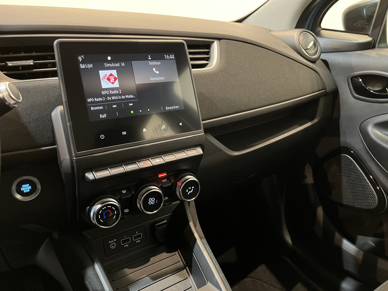 Renault ZOE R110 Life 52 kWh (Incl. Accu) / CarPlay / Airco / Cruise Control / 62.600 KM !! Prijs ex BTW € 11.500,- - Hečbeks: foto 5 Renault ZOE R110 Life 52 kWh (Incl. Accu) / CarPlay / Airco / Cruise Control / 62.600 KM !! Prijs ex BTW € 11.500,- - Hečbeks: foto 5