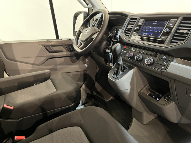 Volkswagen Crafter 30 2.0 TDI L3H2 140 PK Automaat / Euro 6 / Airco / Cruise Control / Camera / CarPlay / 3-Zits / 18.500 KM !! - Mazs furgons: foto 3 Volkswagen Crafter 30 2.0 TDI L3H2 140 PK Automaat / Euro 6 / Airco / Cruise Control / Camera / CarPlay / 3-Zits / 18.500 KM !! - Mazs furgons: foto 3