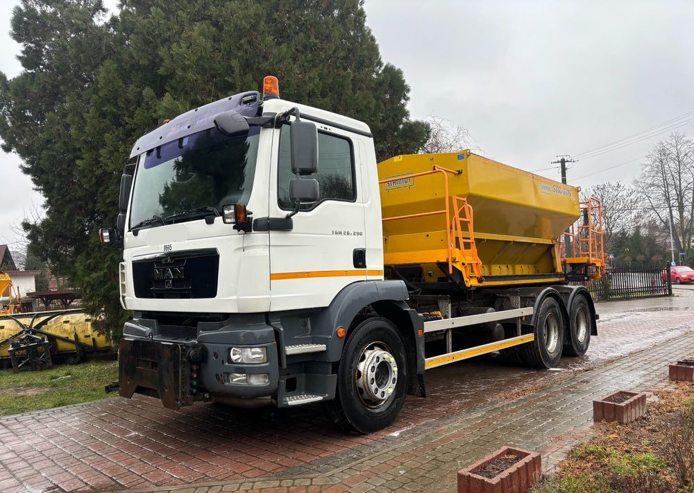 MAN TGM 26.290 6X4 SCHMIDT STARTOS II PIASKARKA PŁUG - Komunālā/ Specializētā tehnika, Kravas automašīna: foto 1 MAN TGM 26.290 6X4 SCHMIDT STARTOS II PIASKARKA PŁUG - Komunālā/ Specializētā tehnika, Kravas automašīna: foto 1