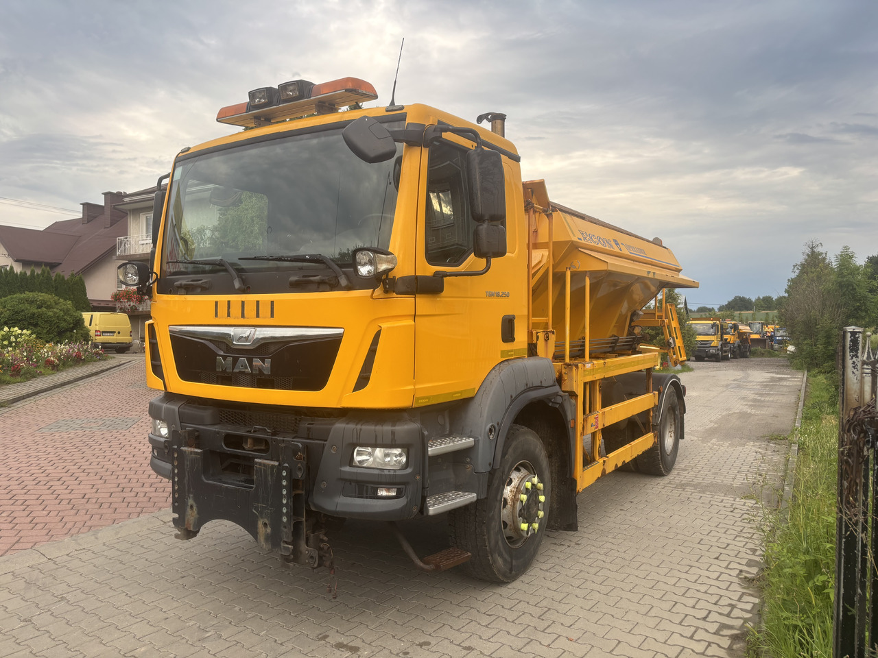 MAN TGM 18.250 4X4BB GRITTER/SPREADER/PLOUGH - Sniega novākšanas tehnika: foto 1 MAN TGM 18.250 4X4BB GRITTER/SPREADER/PLOUGH - Sniega novākšanas tehnika: foto 1