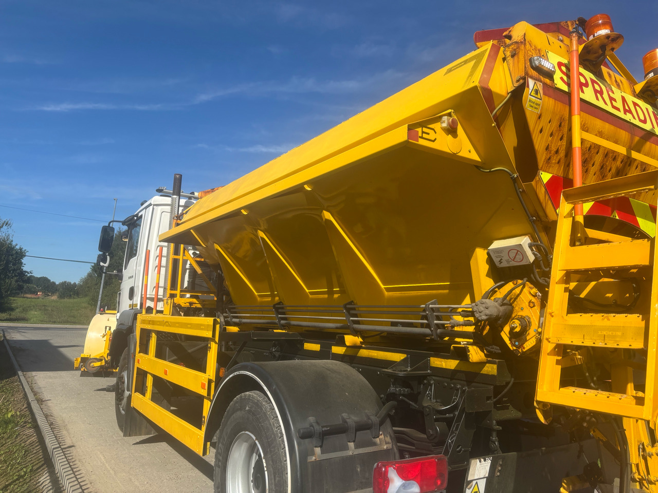 MAN TGM 18.290 4x4 BB GRITTER/SPREADER/PLOUGH - Sniega novākšanas tehnika: foto 4 MAN TGM 18.290 4x4 BB GRITTER/SPREADER/PLOUGH - Sniega novākšanas tehnika: foto 4